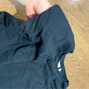 Babaton shoulder pad tee